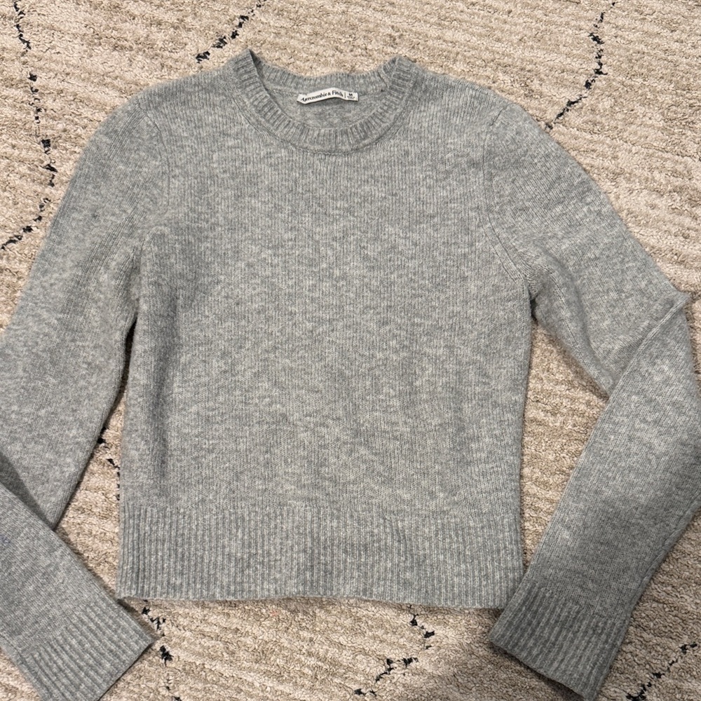 Abercrombie and Fitch sweater size medium